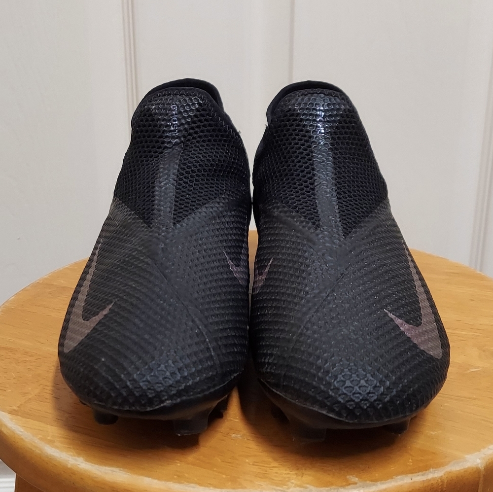 Nike Men's Phantom Vision 2 Club FG Soccer Cleats